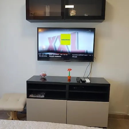 Szikora Apartman, * Csopak