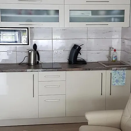 Appartamento Szikora Apartman, *