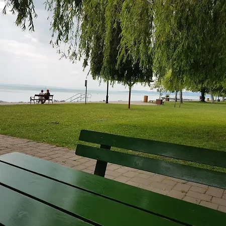 Szikora Apartman, Csopak